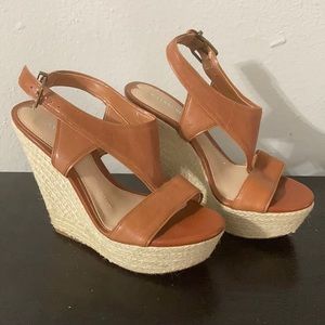 New Gianni Bini wedges size 7